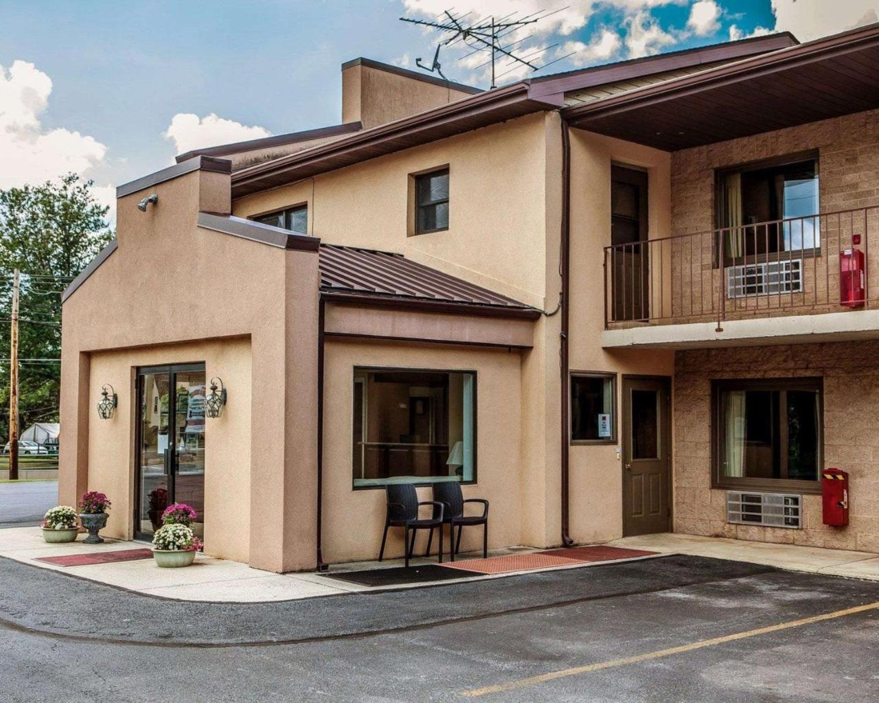 Econo Lodge Douglassville-Pottstown Exterior photo