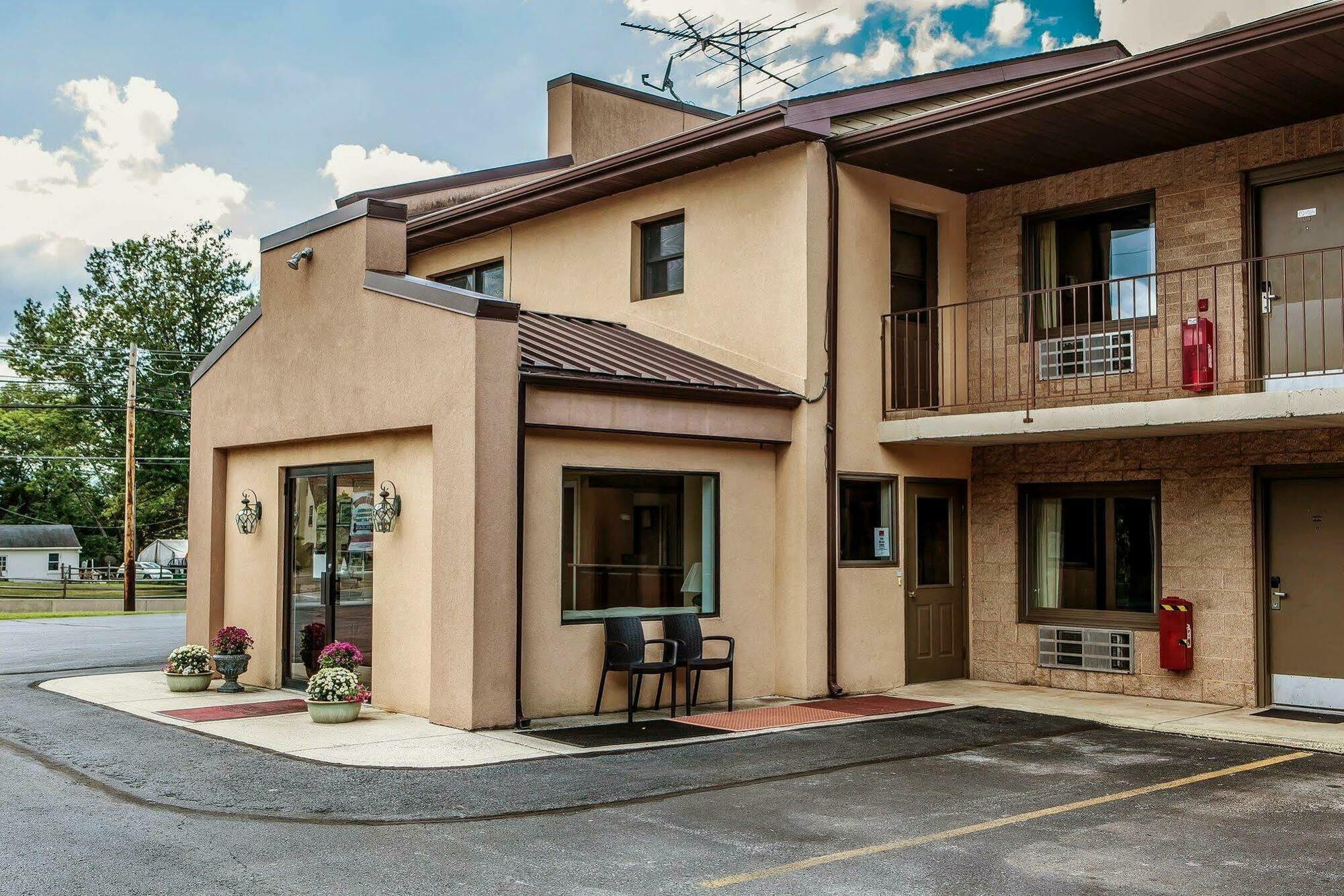 Econo Lodge Douglassville-Pottstown Exterior photo